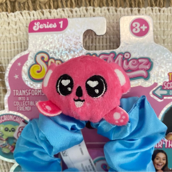 ScrunchMiez Ser. 1 Girl’s Collectible Scrunchies Moose Toys CLASSIC #16 QUIGLEY - Picture 2 of 6